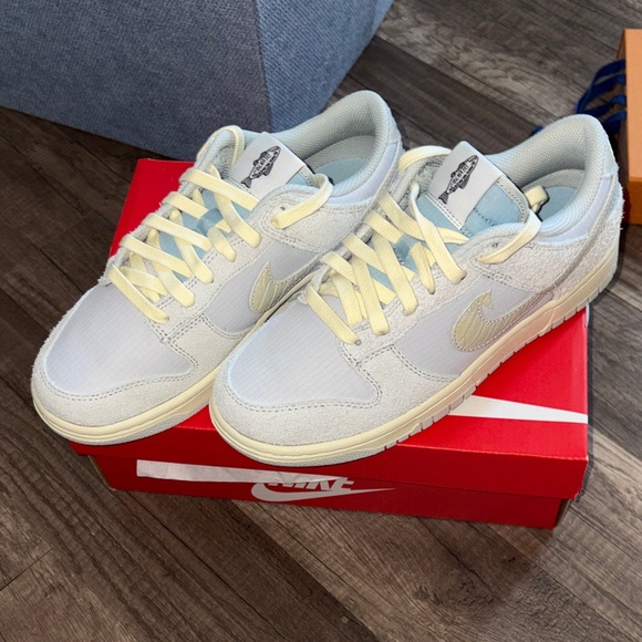 Nike Dunks - Picture 5 of 5